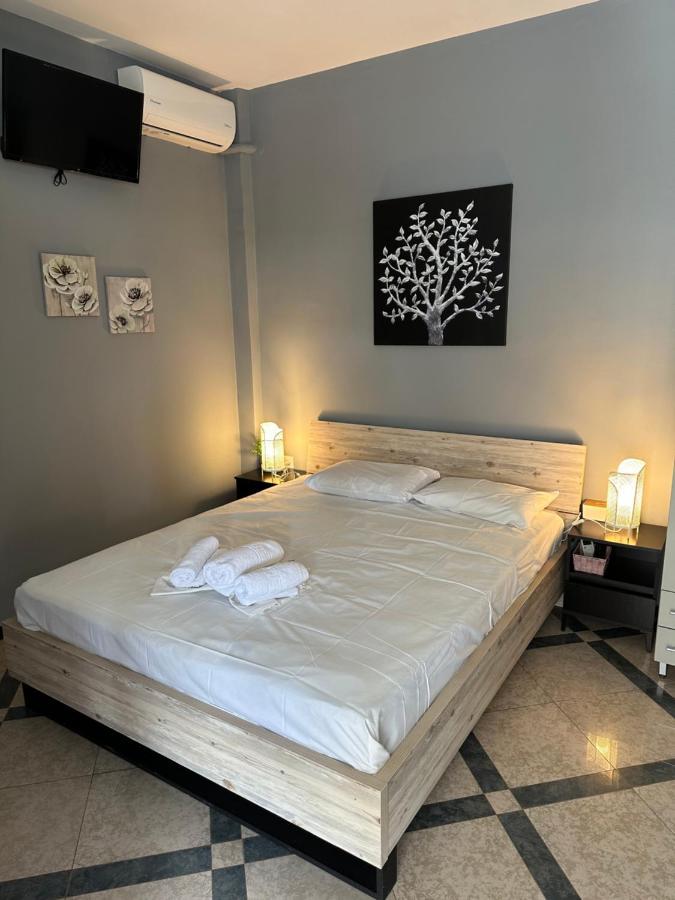 Grey Pearls Apartments Nea Vrasna Exterior photo